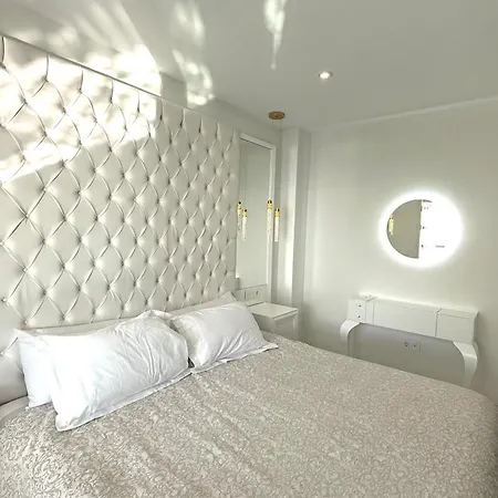 Mi Capricho B12 -luxury Beachfront Apartment- Costa Del Sol Sitio de Calahonda